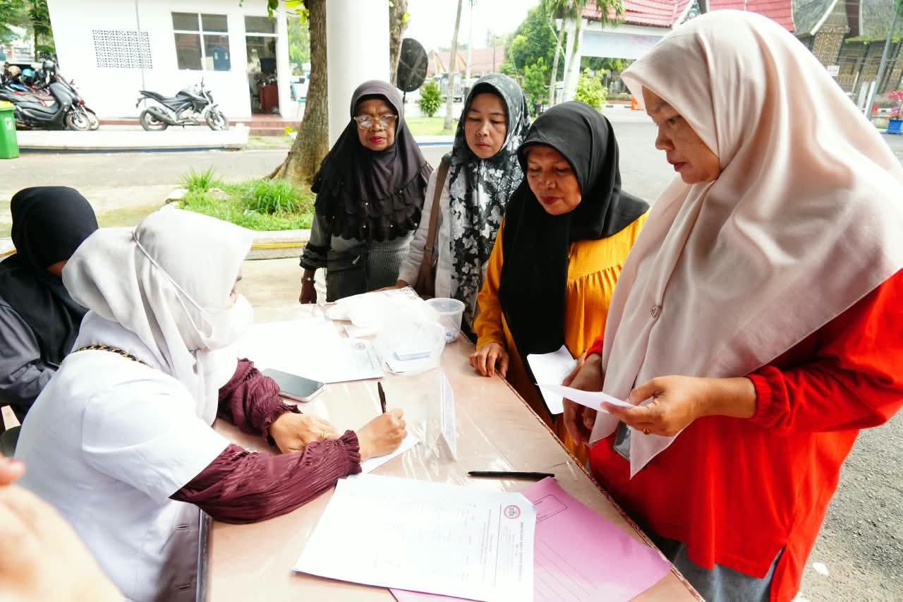 IDI Tanah Datar Gelar Pengobatan Gratis di Gazebo Indo Jolito Batusangkar, Layani Periksa Mata hingga Donor Darah