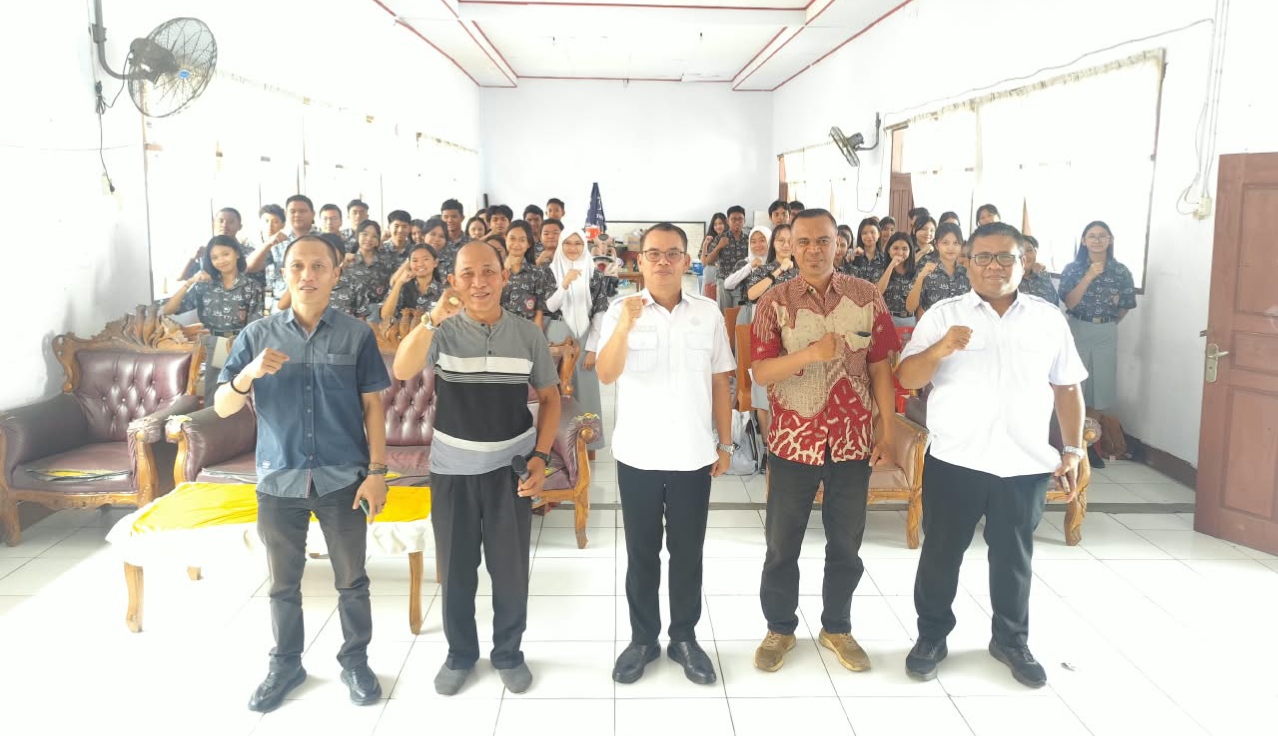 SMAN 2 Bitung Latih 3 Pemateri Jurnalistik untuk Siswa, Bekali Teknik Wawancara hingga Penulisan Berita