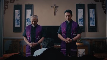 Review Film Kuasa Gelap: Perjanjian Darah, Eksorsisme Katolik yang Lebih Serius