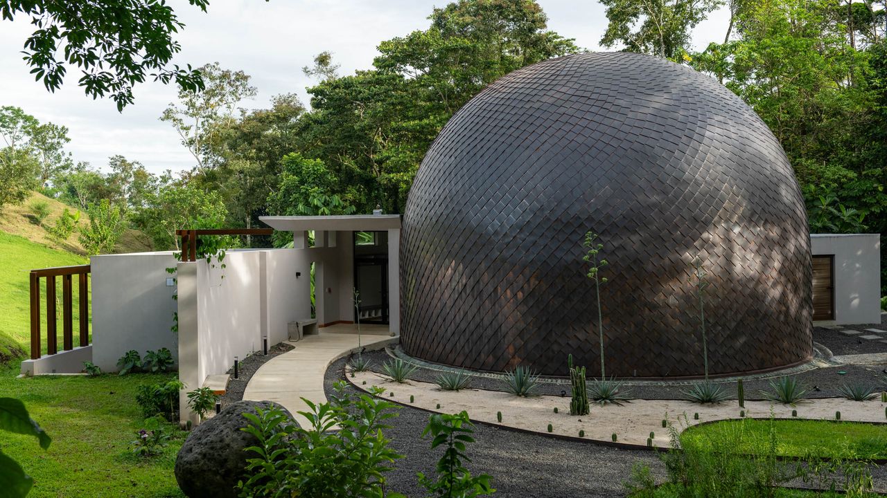 The Vessyl Resort Kosta Rika, Retreat Suara 4D di Kaki Gunung Arenal