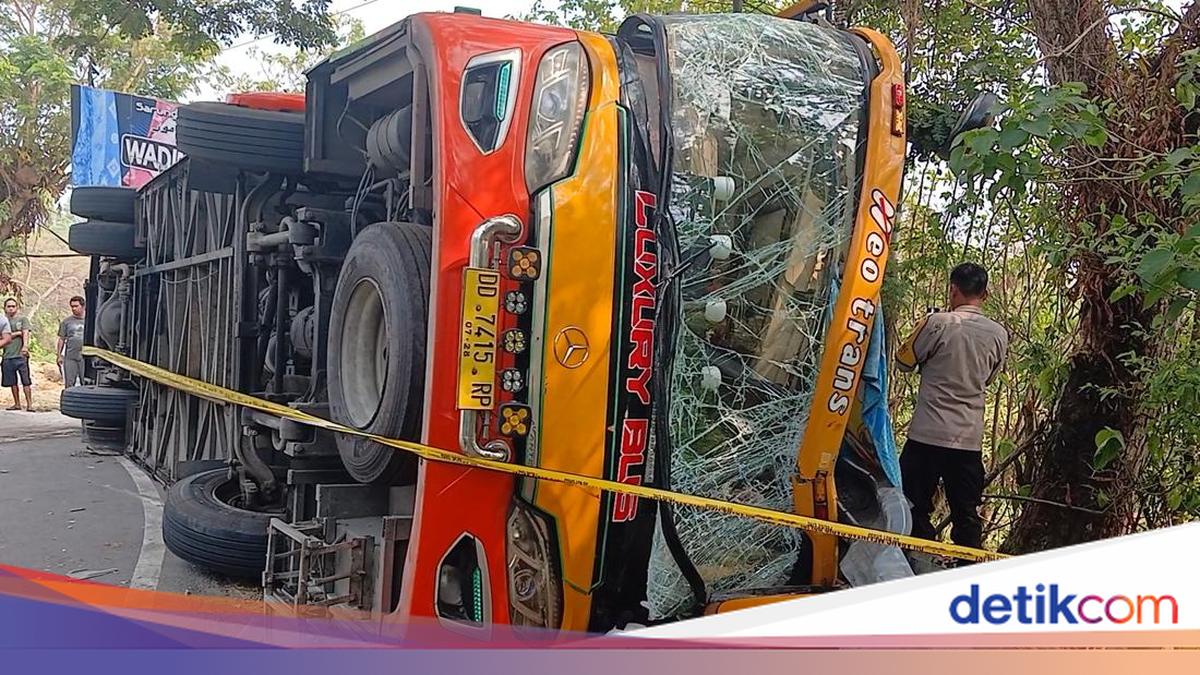 Bus Neo Trans Tujuan Palu Terguling di Jalan Trans Sulawesi Mamuju, 21 Orang Luka