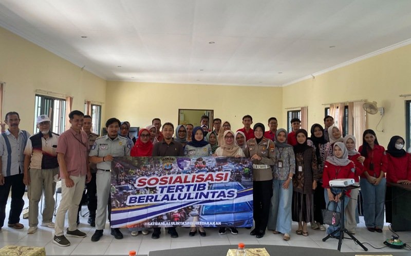 Satlantas Polres Tarakan Sambang Kelurahan Sebengkok, Edukasi Tertib Lalu Lintas Dimulai dari Rumah