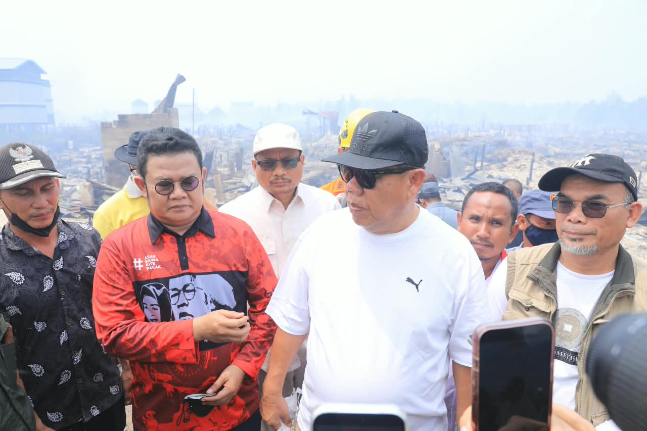 Gubernur Babel Hidayat Arsani Tinjau Lokasi Karhutla Simpang Rimba, 2.000 Jiwa Terdampak dan 450 Rumah Terbakar