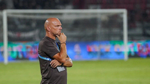 Johnny Jansen Ungkap Tantangan Adaptasi Tim Geypens di Bali United