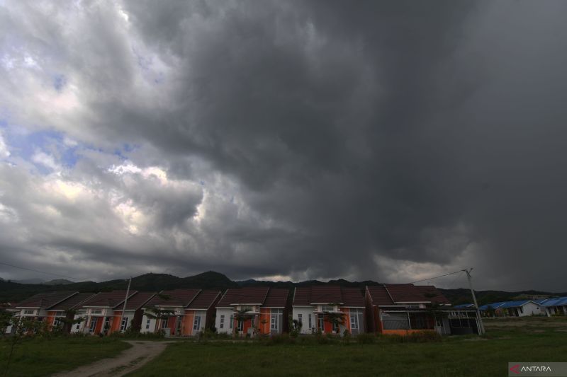BMKG Prakirakan Hujan Ringan Guyur Palu, Waspadai Suhu Panas 37 Derajat di Banjarmasin