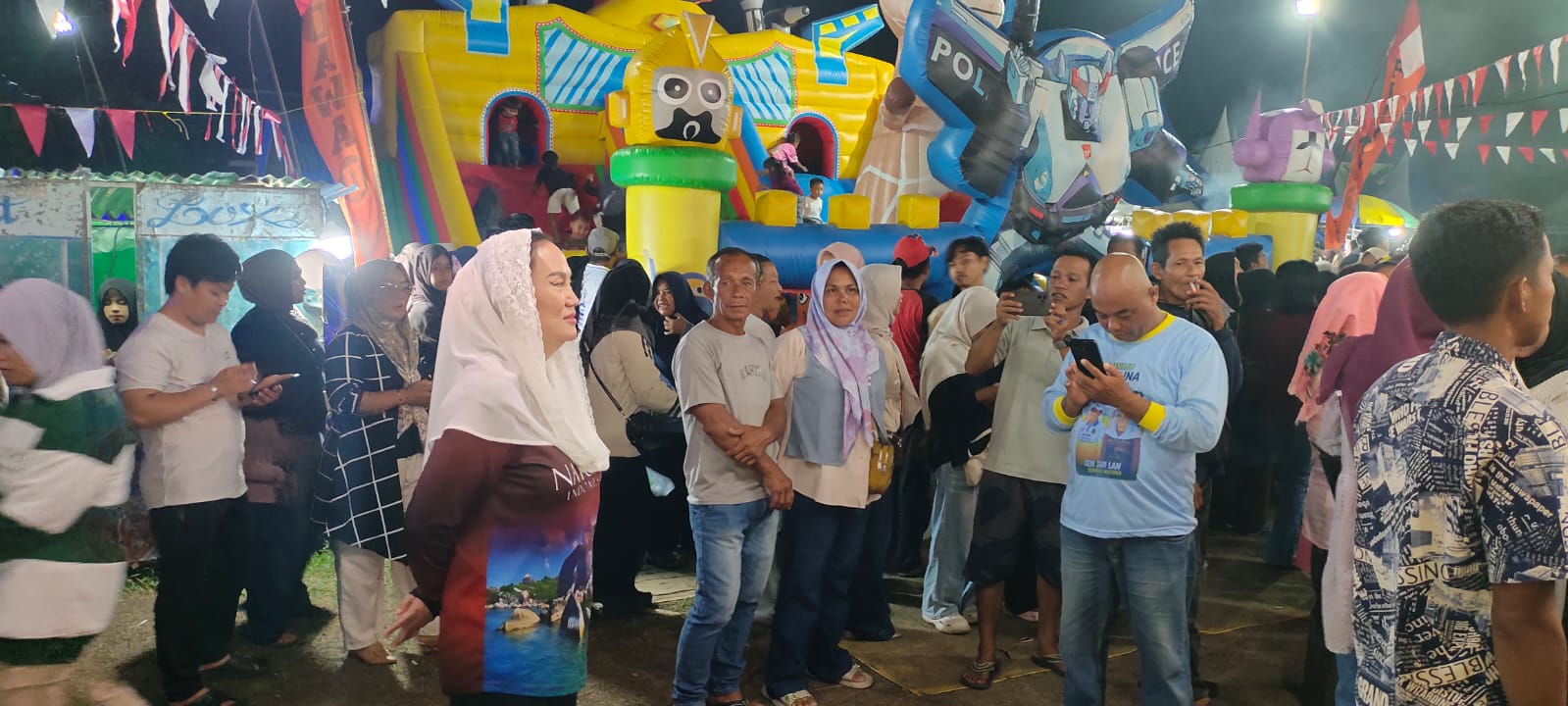 Bupati Natuna Cen Sui Lan Blusukan ke Pantai Piwang dan Pasar Malam Ranai Jelang HUT ke-27