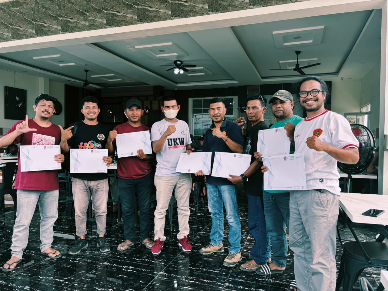 Antam Grup SDA Serahkan 24 Sertifikat UKW, Dorong Wartawan Halmahera Timur Kawal Pembangunan Daerah