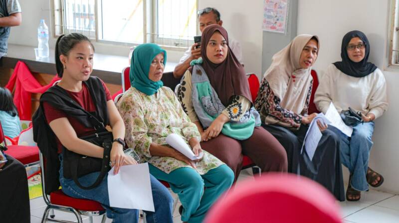 Warga Babakan Pasar Serbu Pemeriksaan Kanker Payudara dan Serviks di Kantor Kelurahan Bogor