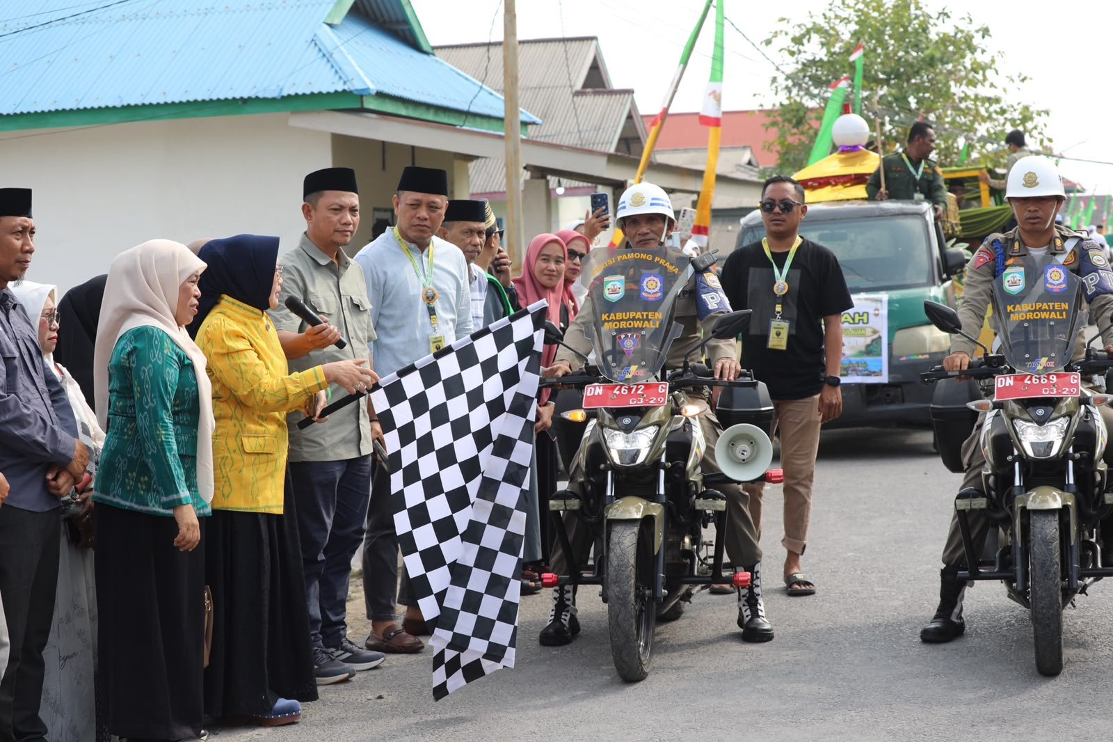 Menui Kepulauan Jadi Tuan Rumah MTQH XVI Morowali, Wabup Iriane Lepas Pawai Taaruf