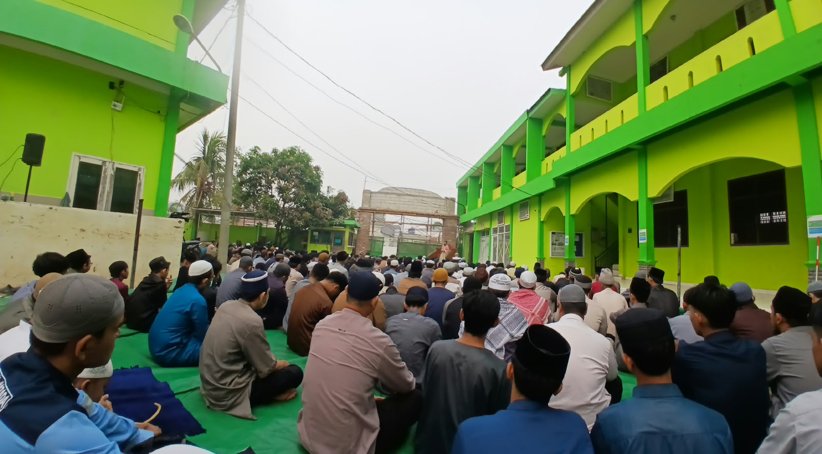 4 Bulan Kemarau di Palembang, Ribuan Warga Sholat Istisqo di Ponpes Zaadul Maad Talang Jambe