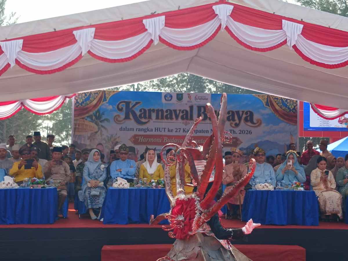 27 Peserta Gebrak Karnaval Budaya Natuna 2026 di Pantai Piwang, Bupati Cen Sui Lan Hadir