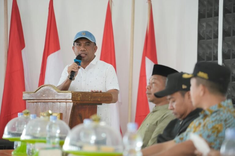 Pemkab Morowali Salurkan 500 Set Seragam Gratis di Menui Kepulauan, Total 9.000 Potong untuk Semua Jenjang