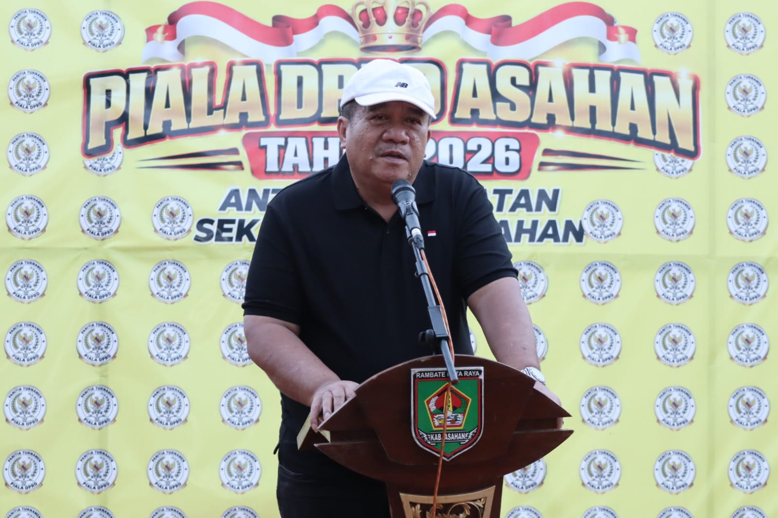 Bupati Asahan Tutup Turnamen Sepak Bola Piala DPRD Usia 35+, Kisaran Timur B Juara