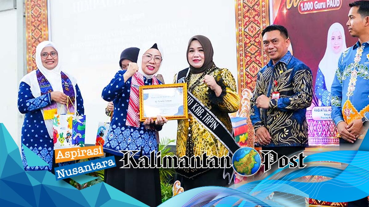 Bunda PAUD Tapin Hj Faridah Yamani Raih Penghargaan HIMPAUDI Kalsel di Jambore HSS