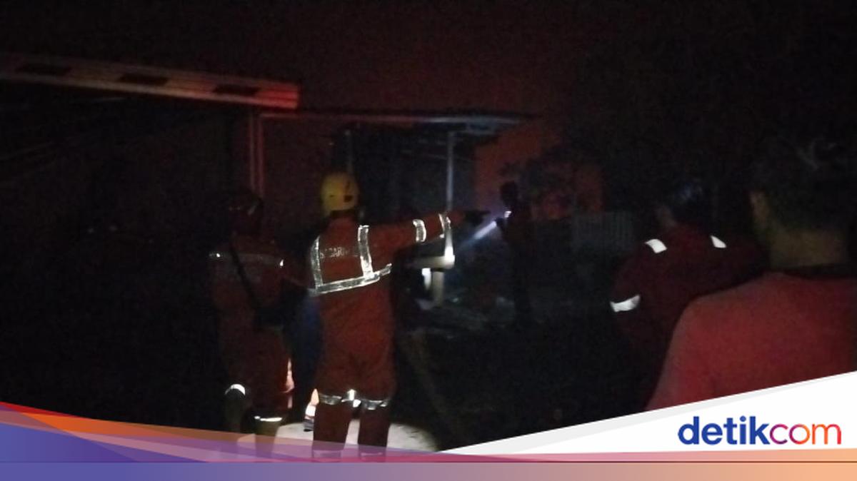 Karhutla di Bangka Selatan Hanguskan 305 Rumah, Seorang Ibu dan Anak Dievakuasi dari Kepungan Asap