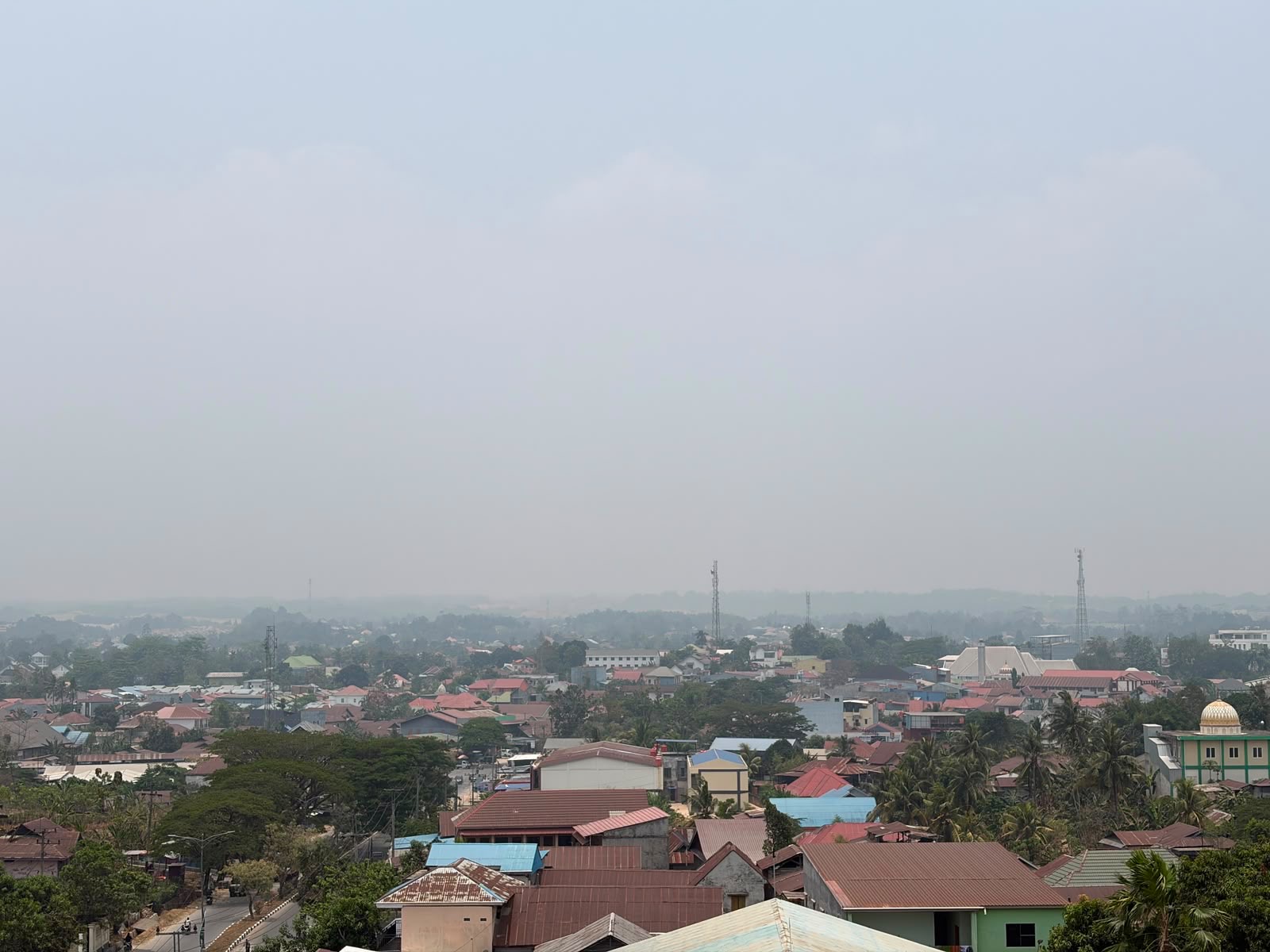 Kabut Asap di Kendari dan 17 Wilayah Sultra Diprakirakan Makin Pekat, Jarak Pandang Bisa di Bawah 5 Km