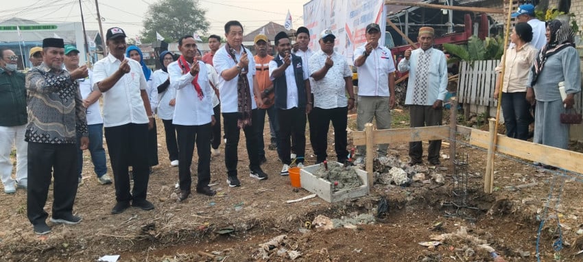 Wali Kota Tual Letakkan Batu Pertama Kantor DPD Perindo di Desa Fiditan, Dorong Sinergi Bangun Daerah