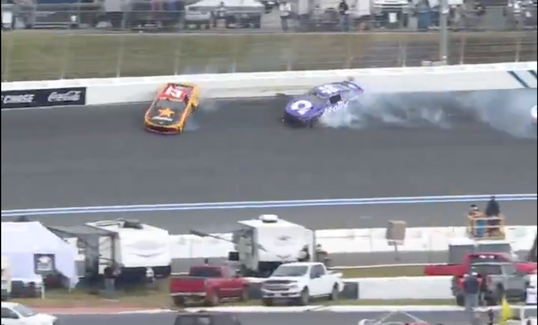 Alex Bowman Salah Koreksi Sebabkan Bubba Wallace dan Byron Tersingkir di Charlotte