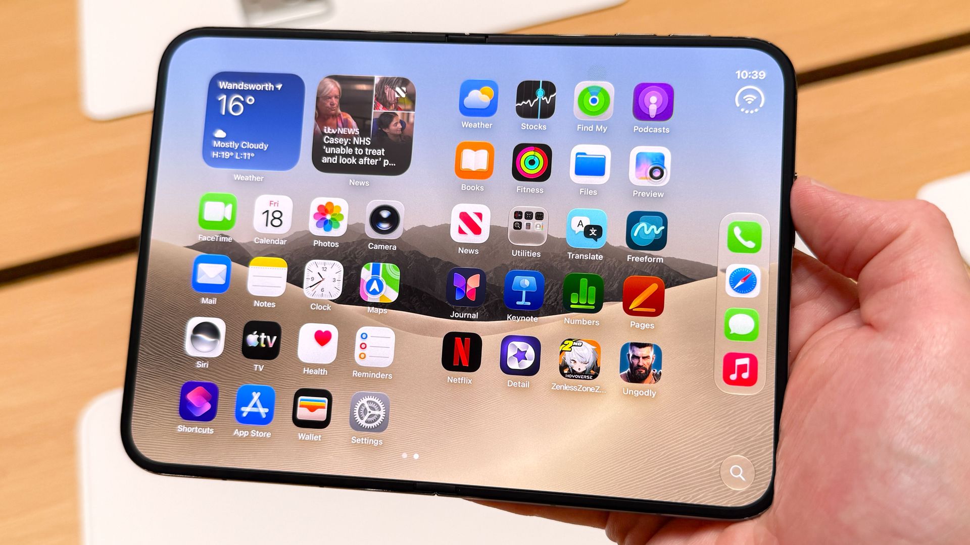 iPhone Duo Dibuka Pre-Order Pekan Ini, 7 Hal Ini Masih Gelap
