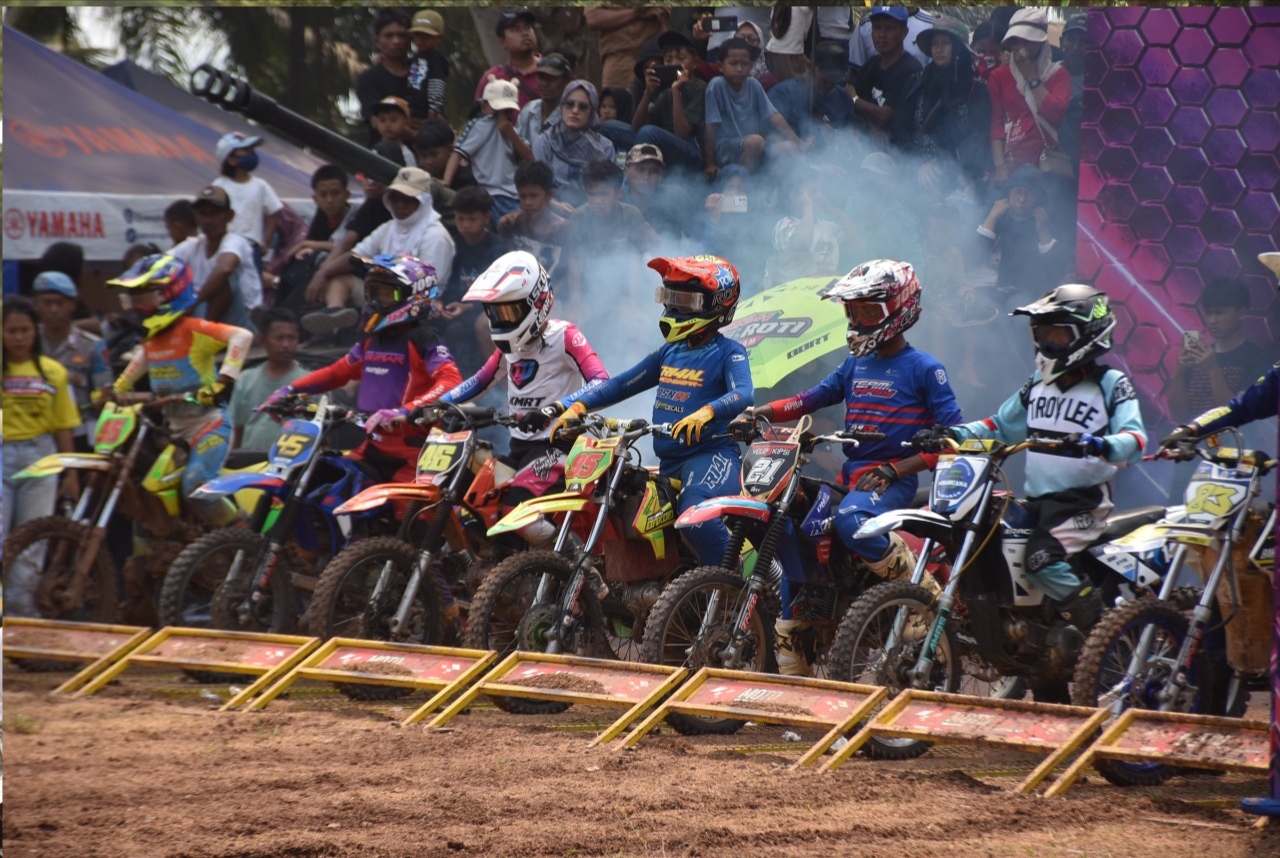 Danbrigif 4 Marinir Tutup Motocross Open Grasstrack Panglima TNI Cup 2026 di Pesawaran, Juara Umum Diumumkan