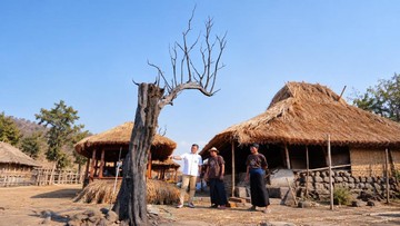 BSI Bangun Ulang Desa Wisata Sade Lombok, Empat Rumah Adat Direnovasi