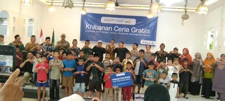 LAZISMU Kalbar Gelar Khitanan Ceria dan Layanan Kesehatan Gratis untuk 35 Peserta di Nanga Taman