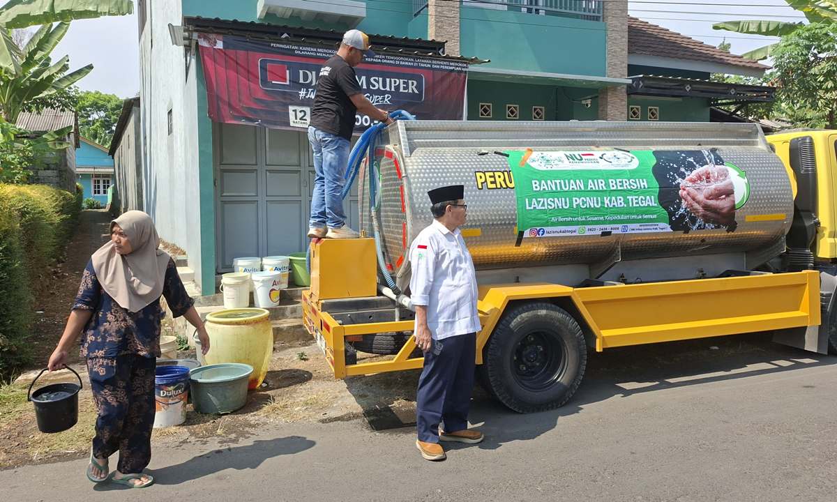 Sumur Warga Mengering, 5 Desa di Kabupaten Tegal Terima 25 Tangki Air Bersih LAZISNU