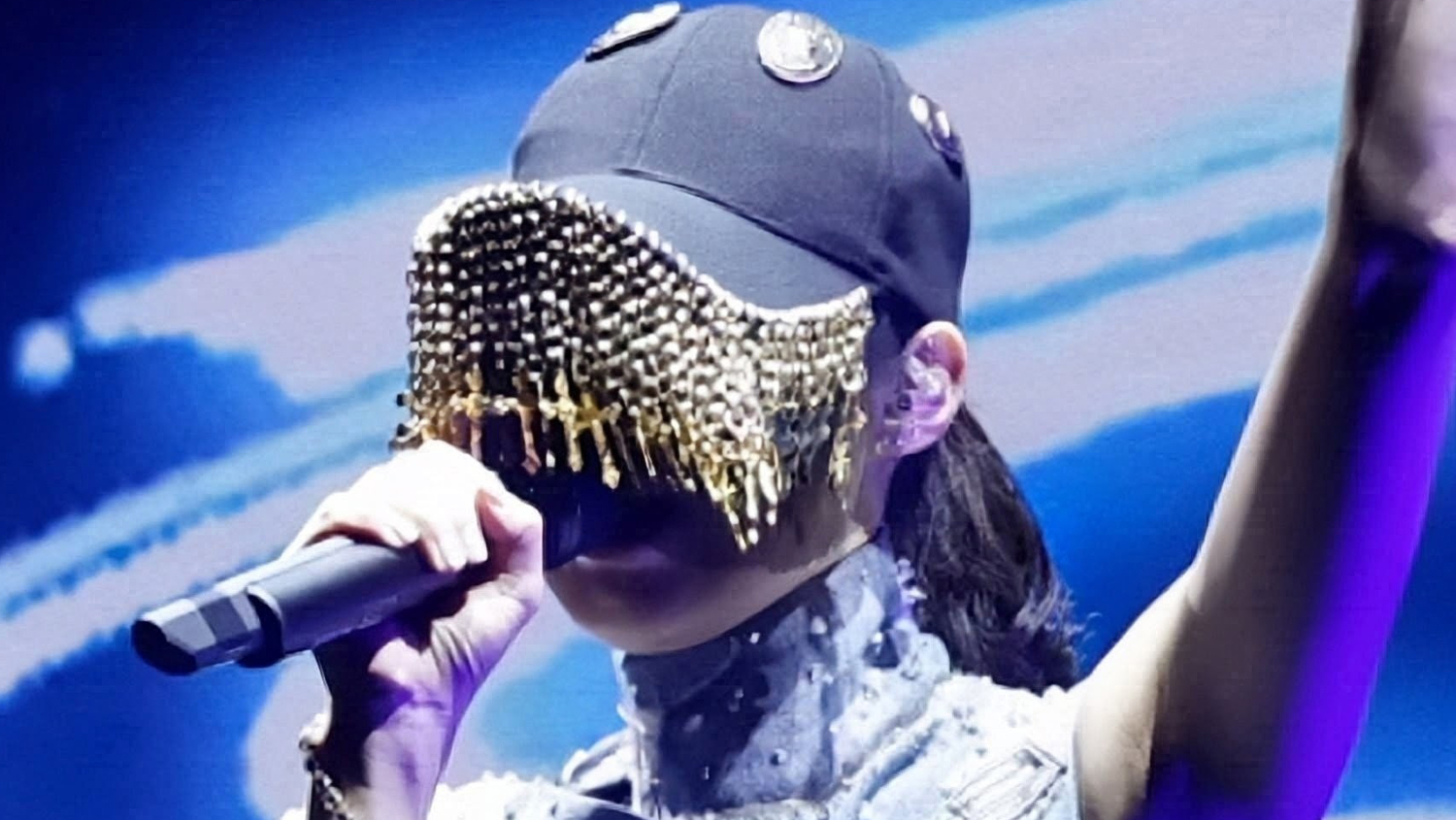 Penyanyi Jepang Misterius JYuno Isi 3 Lagu di Film Girl