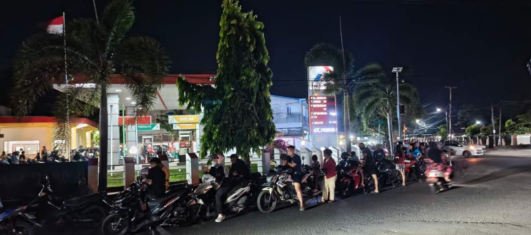 Polisi Tangkap Pelaku Penyelewengan BBM Subsidi di Ketapang, Antrean Masih Mengular