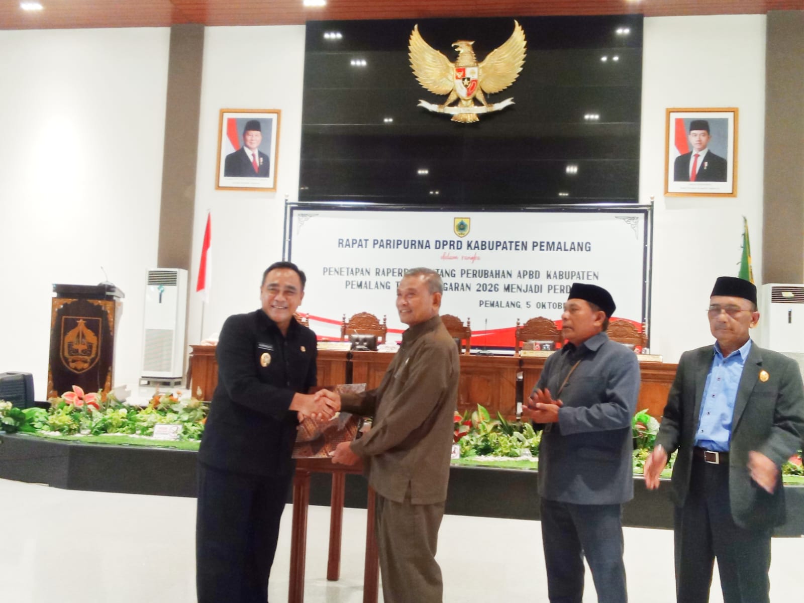 DPRD Pemalang Sahkan Perda Perubahan APBD 2026, Plt Bupati Nurkholes Teken Bersama Ketua Dewan