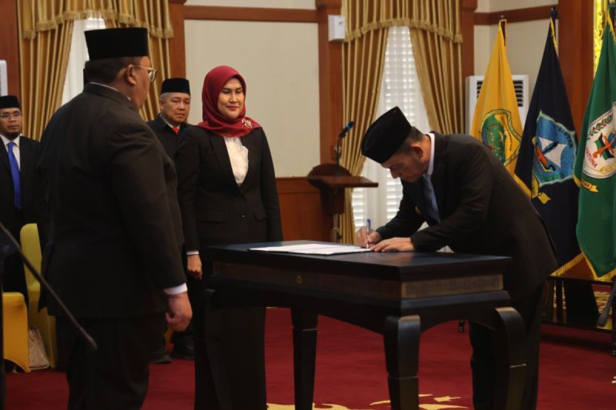 Gubernur Kepri Ansar Ahmad Lantik 7 Pejabat Eselon II, Minta Program Asta Cita Jalan di Daerah Kepulauan