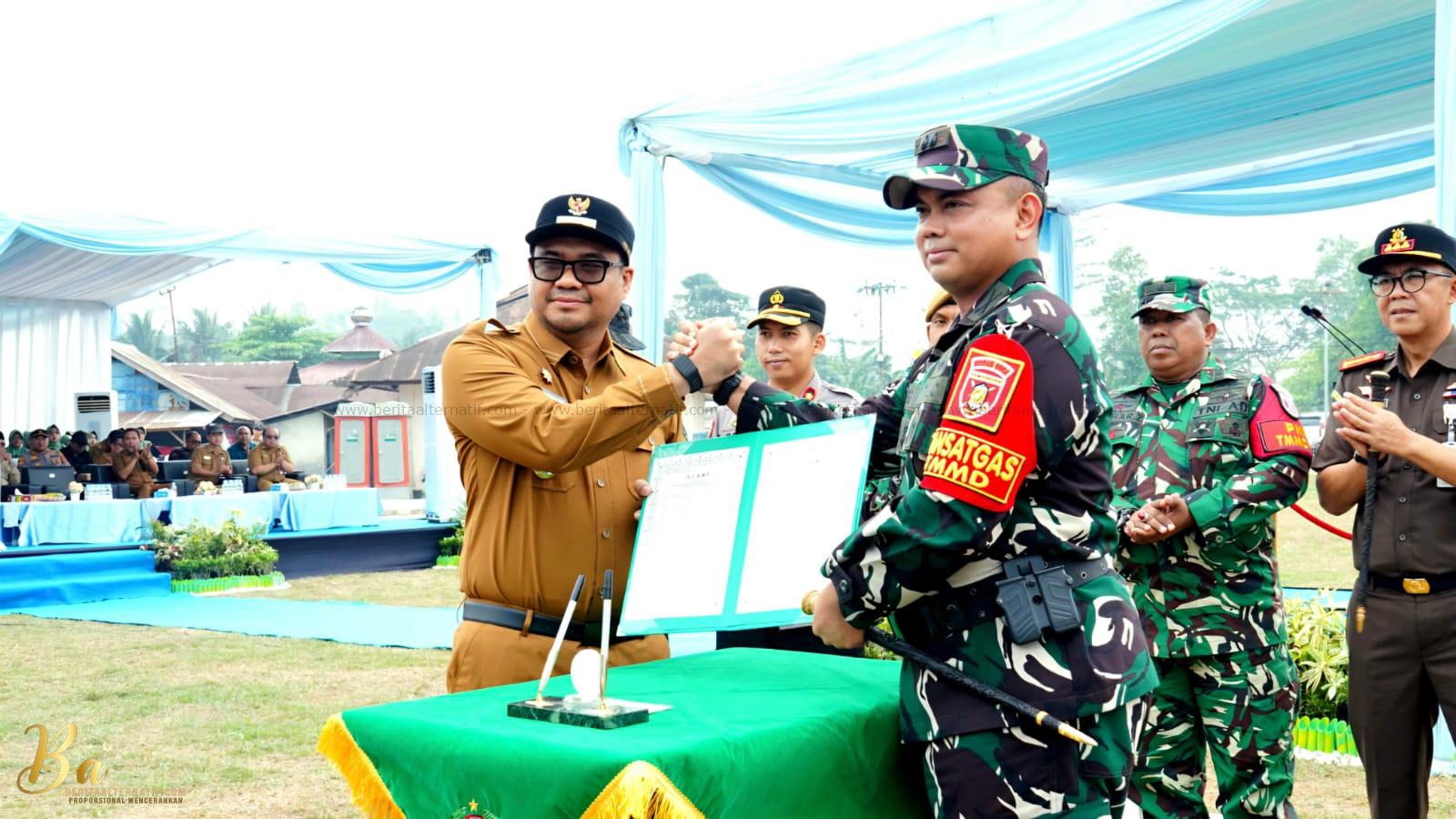 Bupati Kukar Apresiasi Pengabdian TNI di TMMD ke-130, Minta Prajurit Bangun Kedekatan dengan Warga Desa