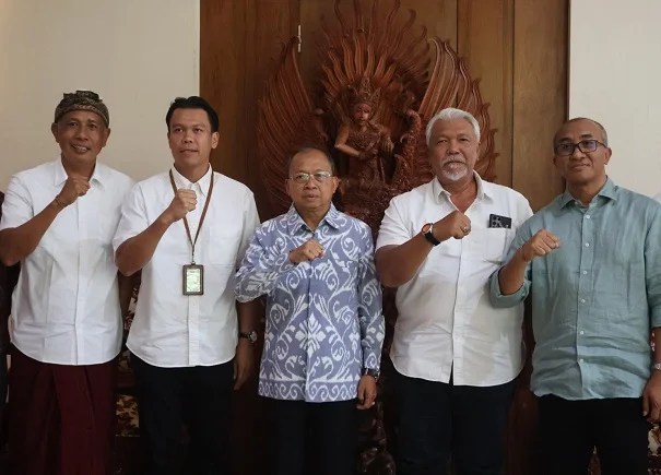Gubernur Bali Wayan Koster Panggil Pertamina Patra Niaga, Minta Antrean Panjang di SPBU Segera Diurai