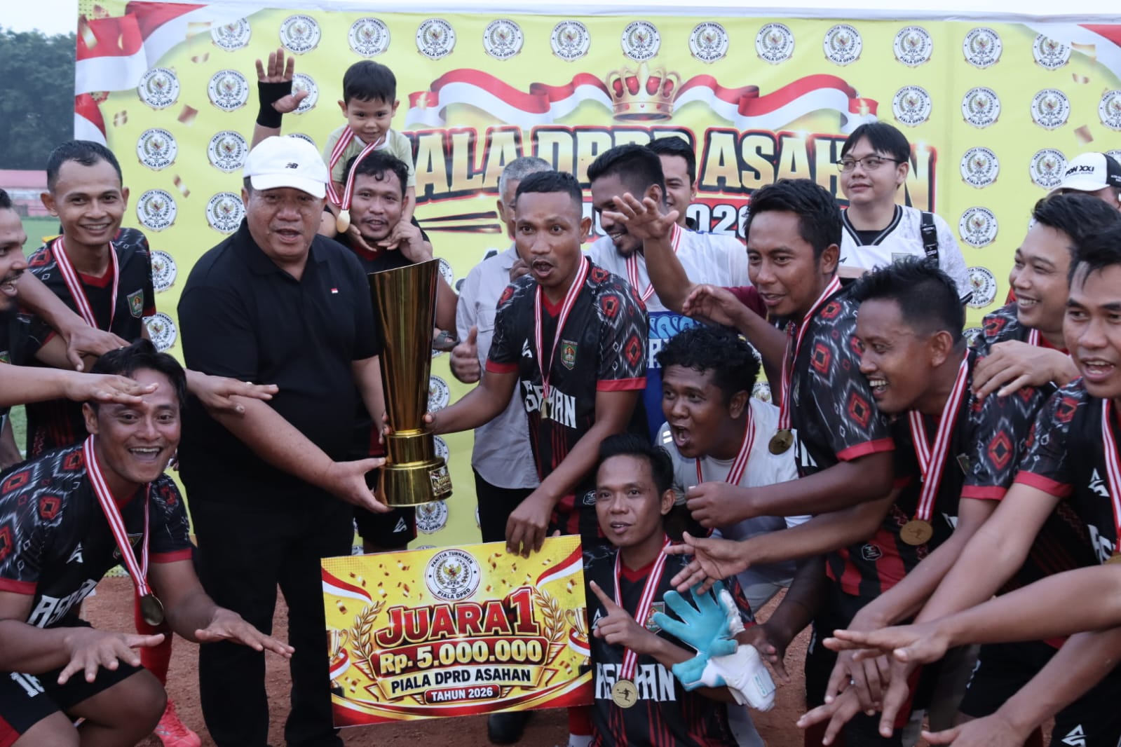 Kecamatan Kisaran Timur B Juara 1 Piala Ketua DPRD Asahan U 35+, Bupati Minta Turnamen Digelar Tiap Tahun