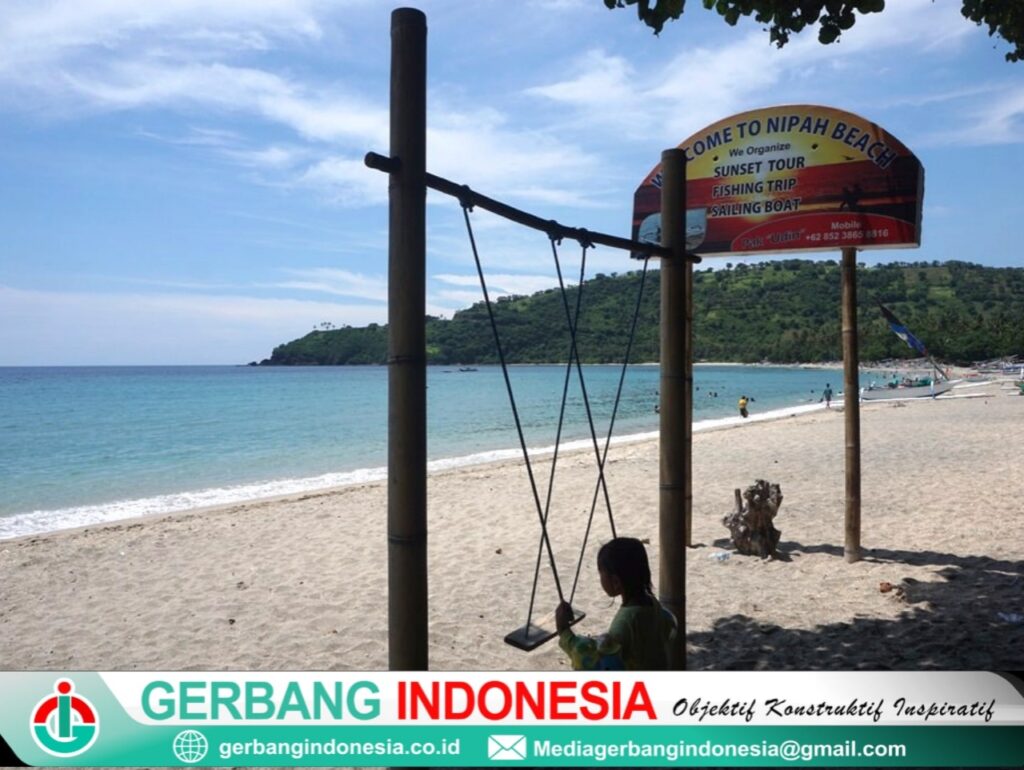Pantai Nipah Lombok Utara Andalkan Ombak Tenang dan Ikan Bakar