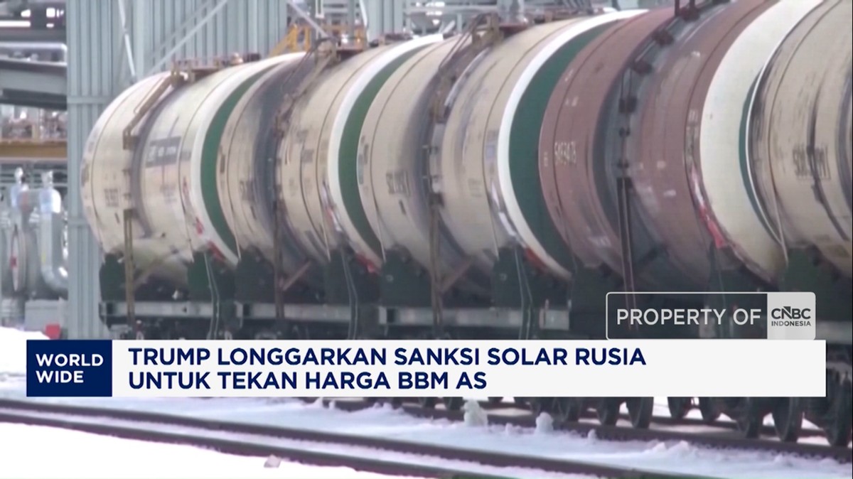 Trump Longgarkan Sanksi Diesel Rusia demi Tekan Harga BBM AS