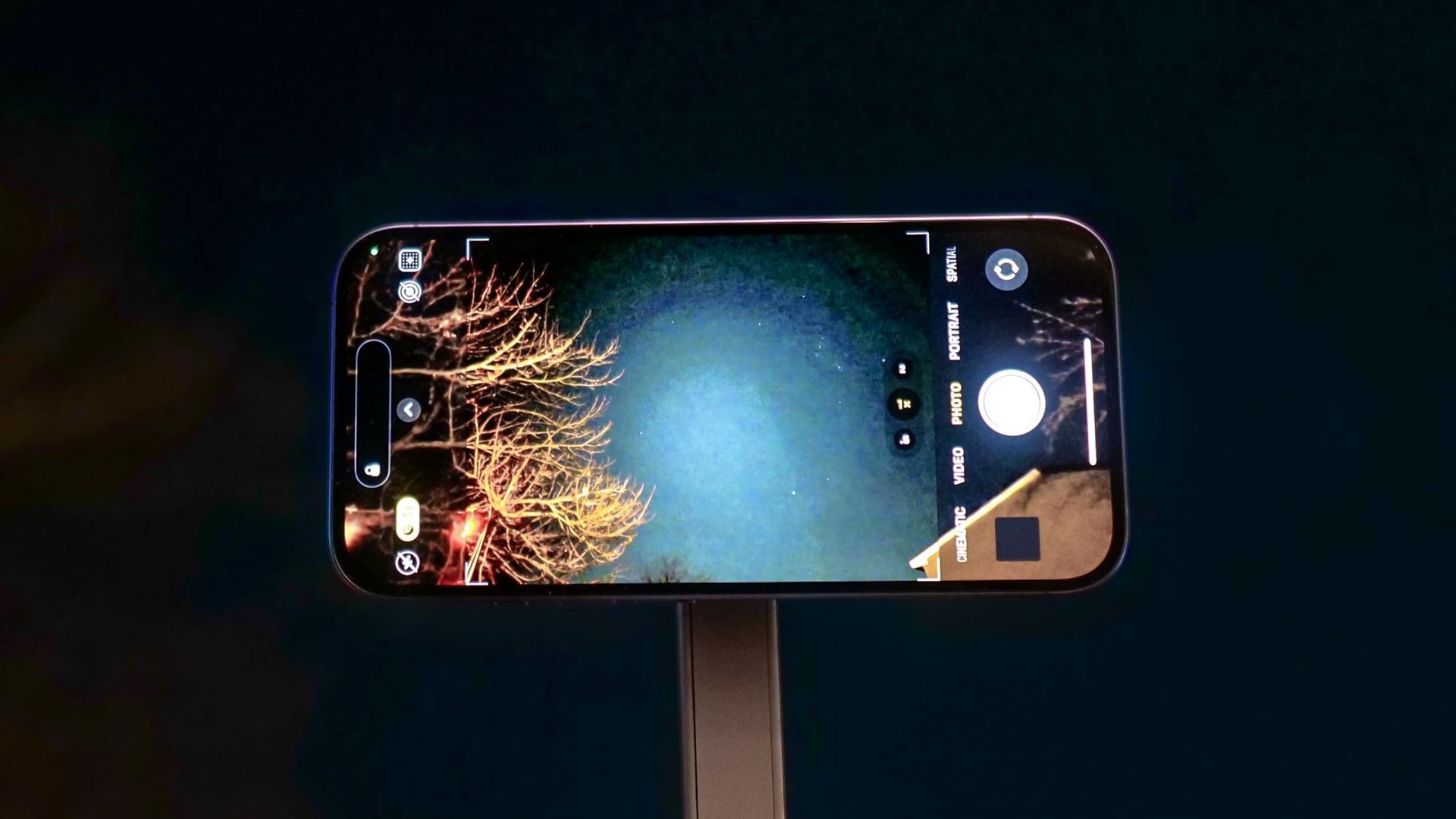 Cara Foto Bintang Pakai iPhone: 3 Setelan Kunci Hasil Tajam