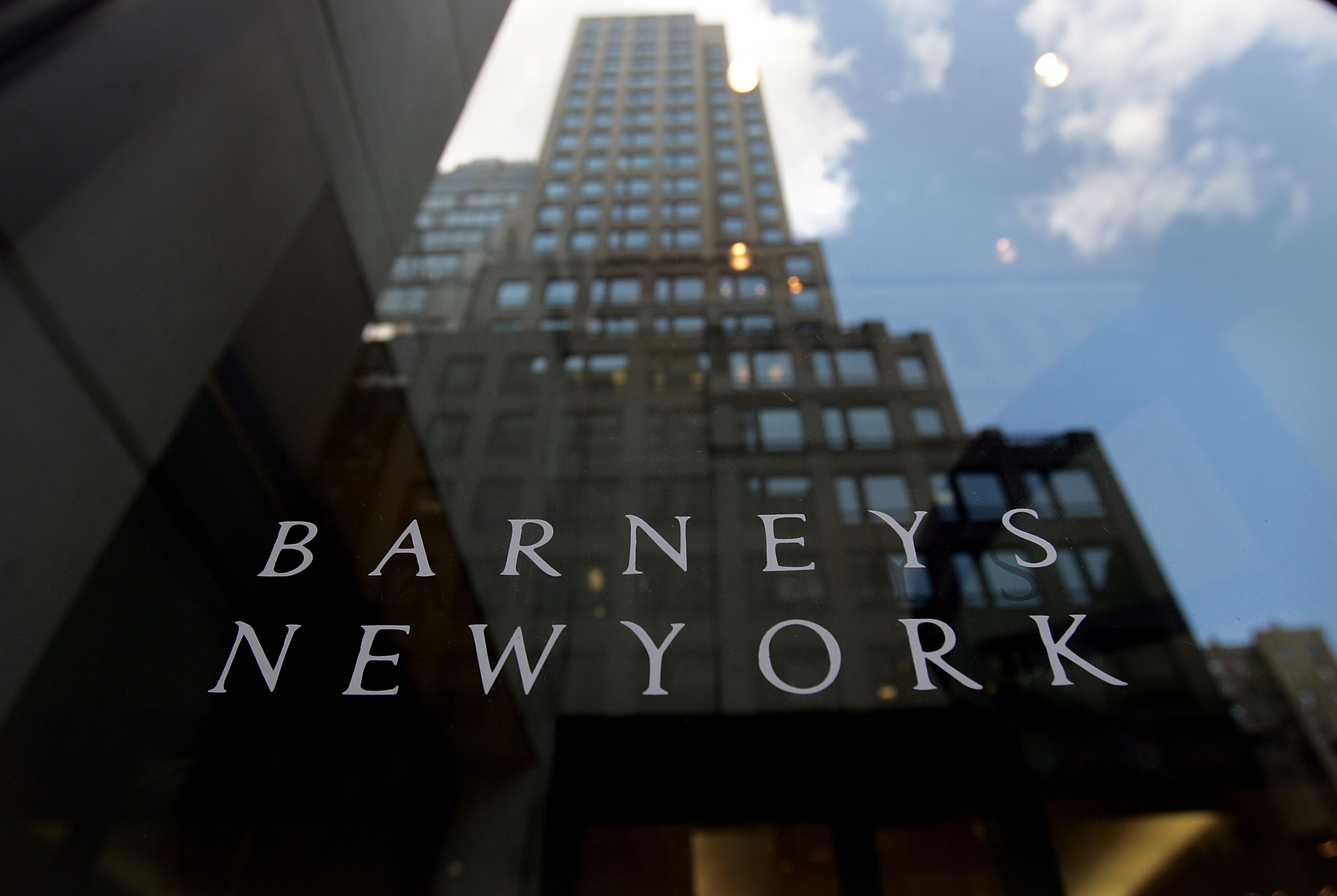 Series Bella from Barneys Dipesan Amazon, Angkat Kebangkitan Barneys New York