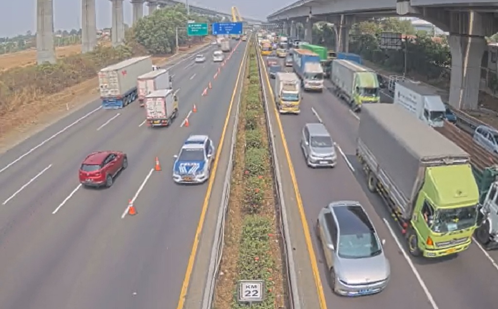 Jasa Marga Buka Contraflow KM 21-23 Tol Japek, Antisipasi Padat Pagi
