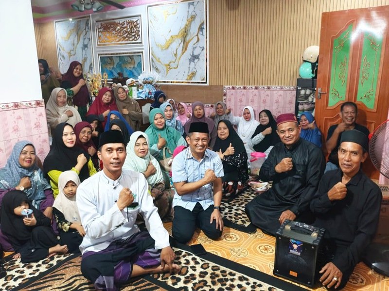 Wakil Ketua DPRD Tarakan Herman Hamid Serahkan Speaker Portable ke Majelis Taklim An-Nuur Selumit Pantai