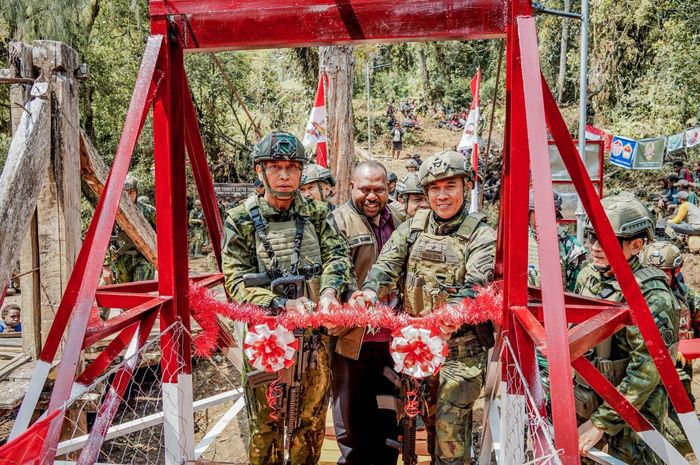 Jembatan Merah Putih Ugimba Diresmikan, Buka Akses Warga Distrik Ugimba ke Sekolah dan Puskesmas