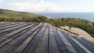 Pemerintah Kejar PLTS 100 GWp 2029, Harga Listrik Jadi Kunci