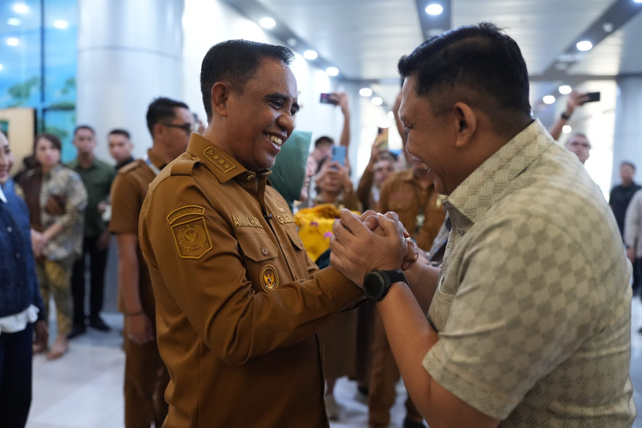 Kapolda Baru Sulteng Irjen Pol Rizal Irawan Tiba di Palu, Disambut Gubernur Anwar Hafid dan Forkopimda