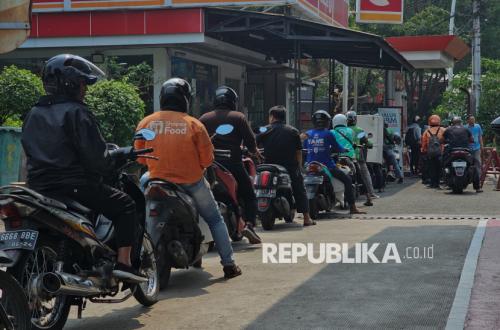 Wamenkeu Juda Agung Pastikan Harga BBM Subsidi Tak Naik Meski ICP Tembus 112,81 Dolar AS