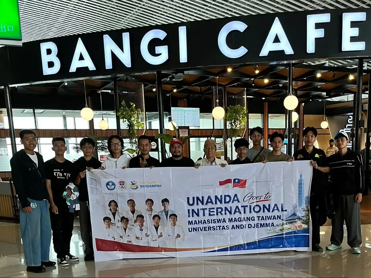 Unanda Palopo Berangkatkan 9 Mahasiswa Magang Industri ke Taiwan, 37 Lainnya Menyusul