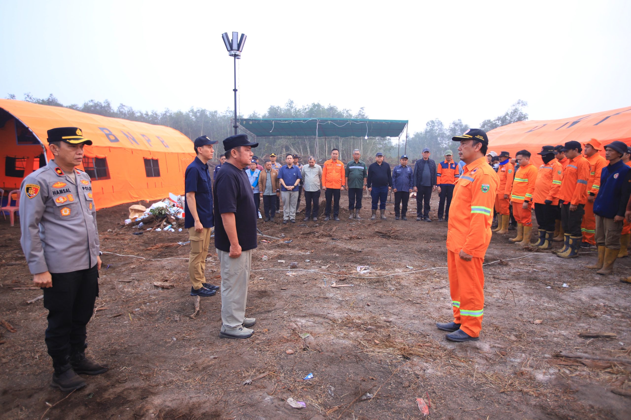 Gubernur Sumsel Bermalam di Posko Karhutla OKI, Pimpin Apel dan Tekankan Keselamatan Petugas