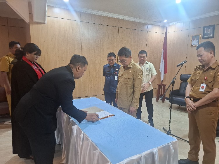 Wali Kota Bitung Lantik Nimbrot Polontoh Jadi Kadis Perpustakaan, Sinyal Rolling Eselon II Mulai Bergulir