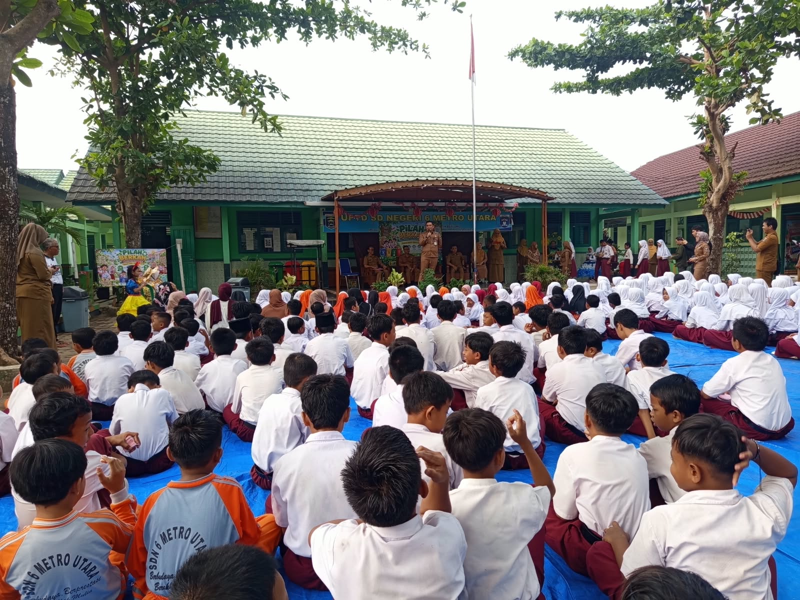 Wakil Wali Kota Metro Ajak 294 Pelajar SDN 6 Pilah Sampah Lewat Program PILAH BERKAH