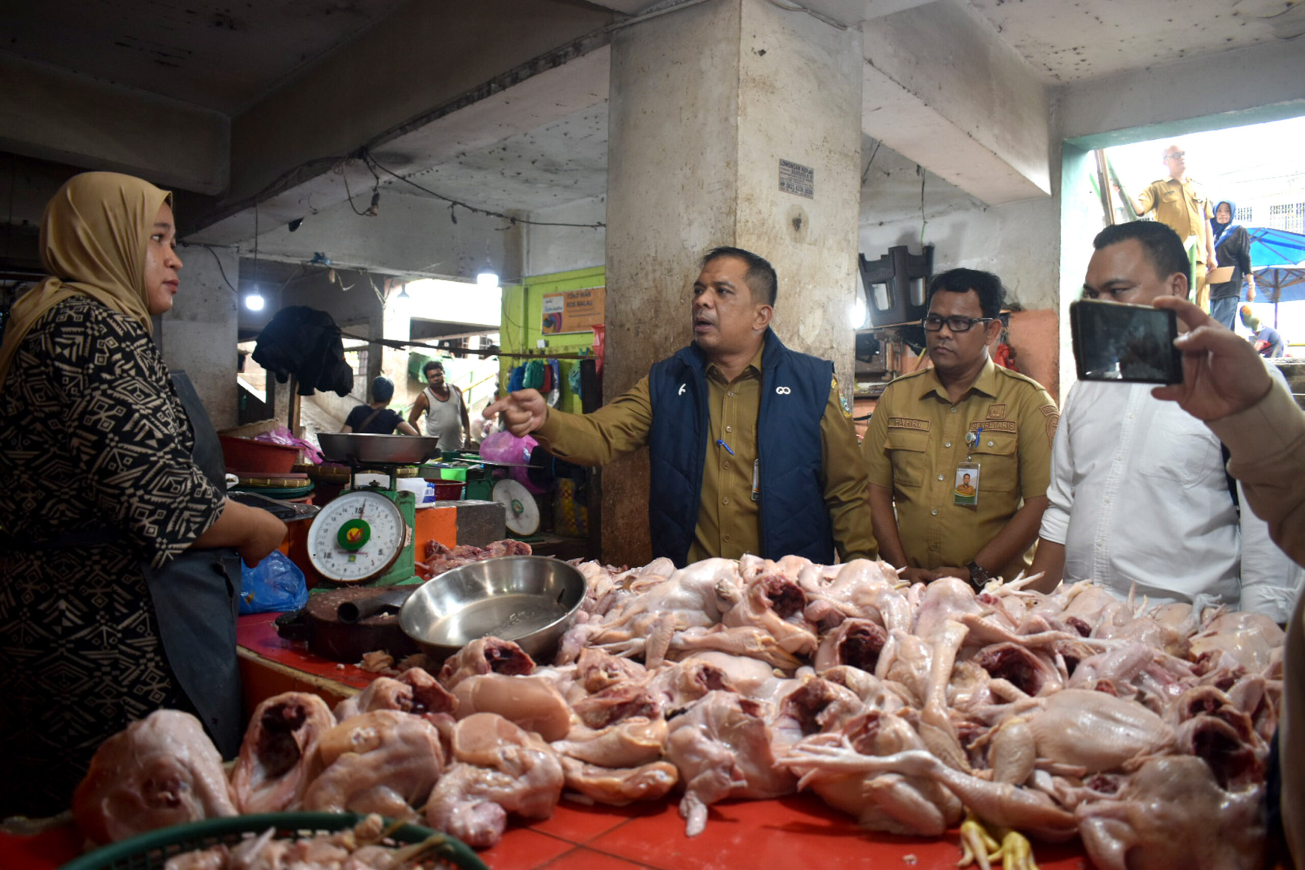 TPID Sumut Turunkan Harga Cabai Merah Jadi Rp55.000 dan Ayam Potong Rp35.000 per Kg di 7 Pasar Medan