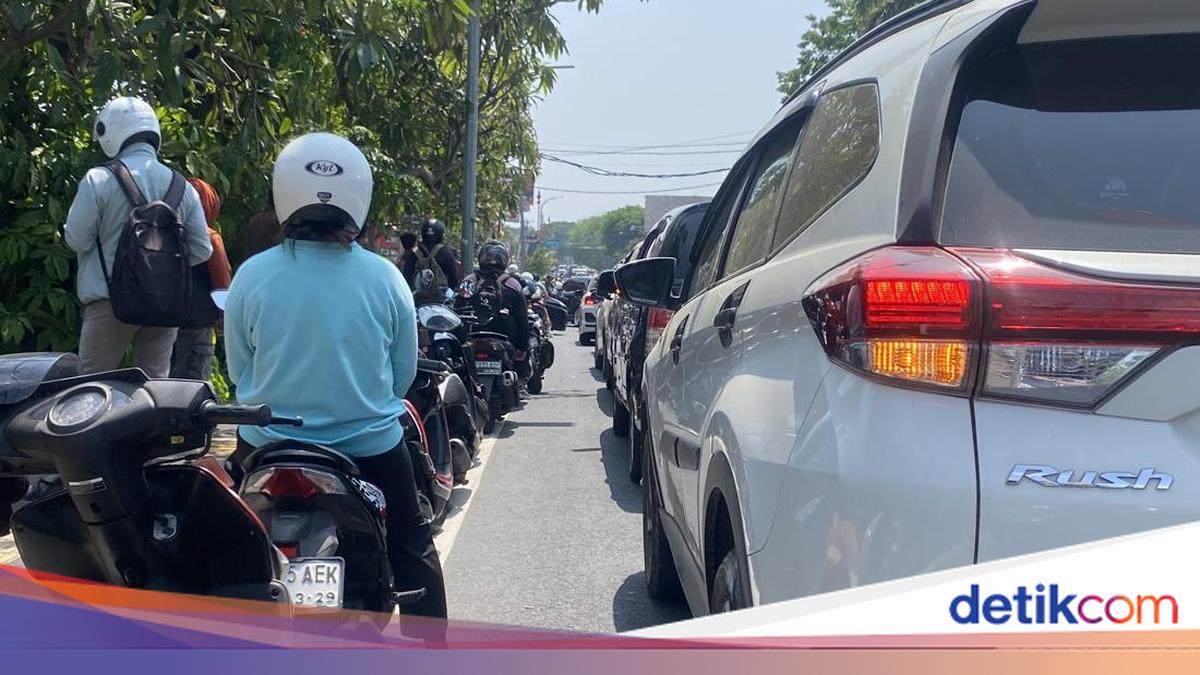 Kementerian ESDM Sebut Antrean Panjang BBM di Bali Akibat Keterlambatan Kapal, Stok Nasional Aman 18-20 Hari